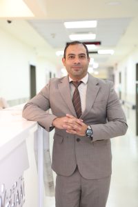 الدكتور عمر ابو فرسخ 